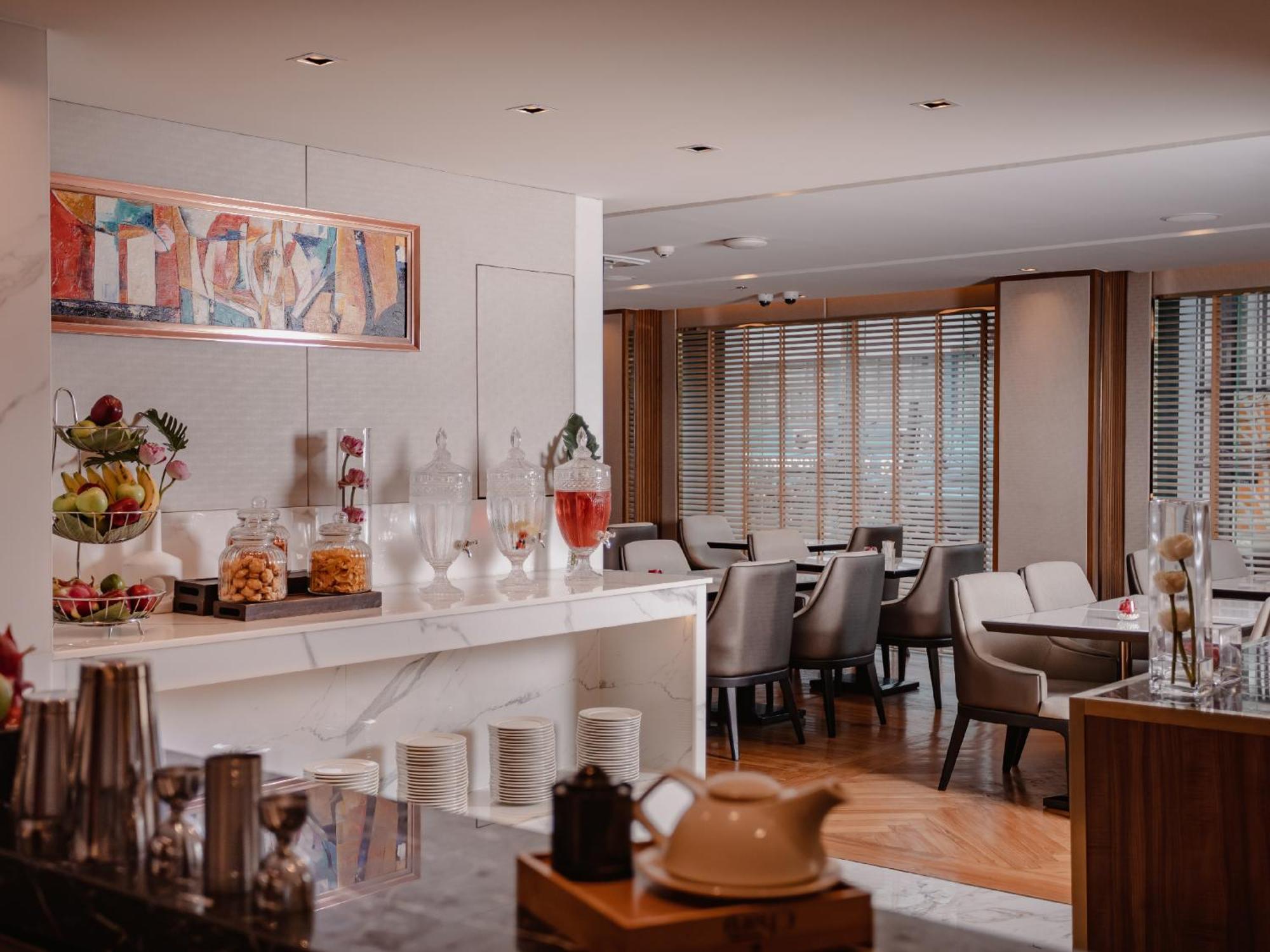 Aira Hotel Bangkok Sukhumvit 11 Екстериор снимка